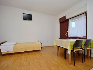 23940407-Ferienwohnung-4-Vodice-300x225-5