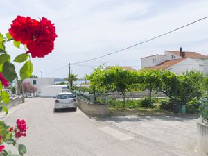 23943975-Ferienwohnung-8-Vodice-300x225-3