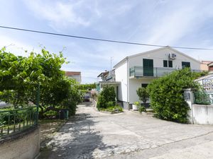 23943975-Ferienwohnung-8-Vodice-300x225-4