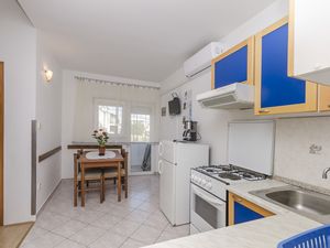 23944358-Ferienwohnung-4-Vodice-300x225-1