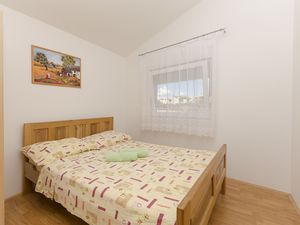 23944358-Ferienwohnung-4-Vodice-300x225-4