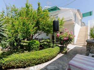 23945329-Ferienwohnung-4-Vodice-300x225-1