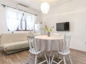 23940890-Ferienwohnung-6-Vodice-300x225-2