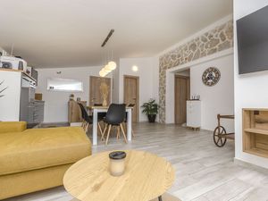 23942127-Ferienwohnung-6-Vodice-300x225-4