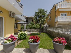 23942127-Ferienwohnung-6-Vodice-300x225-5