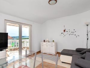 23945564-Ferienwohnung-3-Vodice-300x225-1