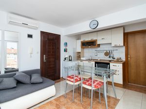 23945564-Ferienwohnung-3-Vodice-300x225-2