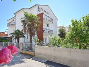 23942510-Ferienwohnung-3-Vodice-300x225-1