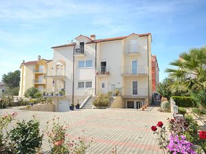 23942560-Ferienwohnung-4-Vodice-300x225-5