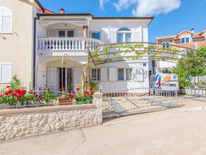 23942757-Ferienwohnung-4-Vodice-300x225-0