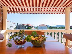 23944198-Ferienwohnung-8-Vodice-300x225-5