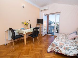 23945830-Ferienwohnung-3-Vodice-300x225-4