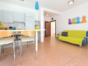 23709029-Ferienwohnung-3-Vodice-300x225-1