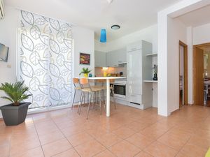 23709029-Ferienwohnung-3-Vodice-300x225-3