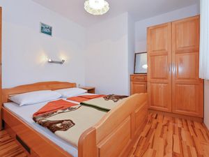 23730233-Ferienwohnung-2-Vodice-300x225-4