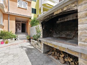 23730233-Ferienwohnung-2-Vodice-300x225-5