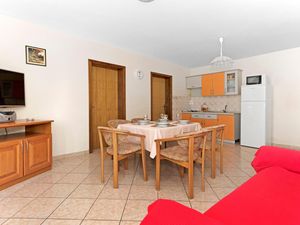 23732452-Ferienwohnung-4-Vodice-300x225-1