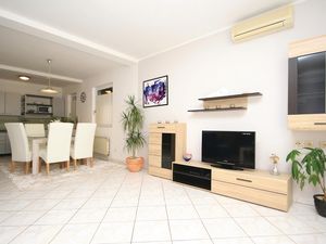 23732892-Ferienwohnung-6-Vodice-300x225-1