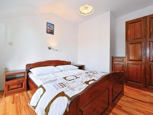 23723380-Ferienwohnung-4-Vodice-300x225-4