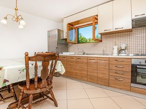 23724951-Ferienwohnung-5-Vodice-300x225-2