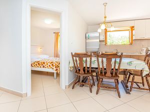 23724951-Ferienwohnung-5-Vodice-300x225-3