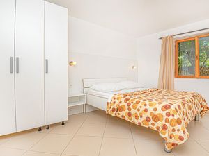 23724951-Ferienwohnung-5-Vodice-300x225-5