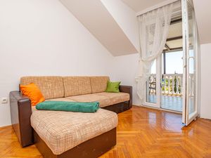 23724969-Ferienwohnung-5-Vodice-300x225-2