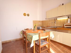 18323529-Ferienwohnung-5-Vodice-300x225-2