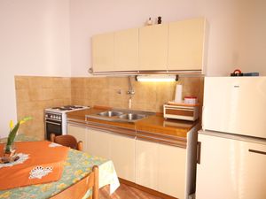 18323529-Ferienwohnung-5-Vodice-300x225-3