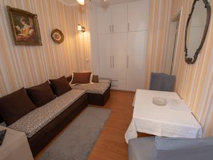 18688703-Ferienwohnung-2-Vodice-300x225-1