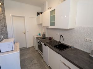 18688703-Ferienwohnung-2-Vodice-300x225-3