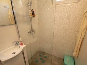 18688703-Ferienwohnung-2-Vodice-300x225-5