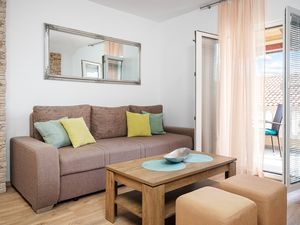 21666625-Ferienwohnung-4-Vodice-300x225-1