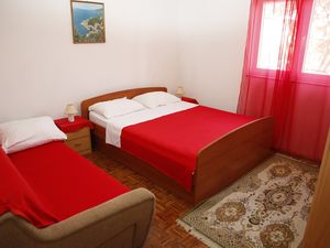 21751035-Ferienwohnung-5-Vodice-300x225-3