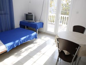 21751033-Ferienwohnung-2-Vodice-300x225-2