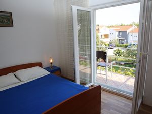 21751033-Ferienwohnung-2-Vodice-300x225-4