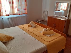 21759405-Ferienwohnung-4-Vodice-300x225-2