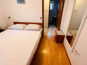 22641867-Ferienwohnung-2-Vodice-300x225-4