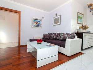 23353700-Ferienwohnung-6-Vodice-300x225-3