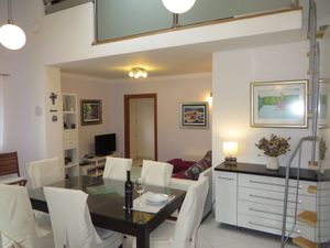 23353700-Ferienwohnung-6-Vodice-300x225-4