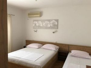 23917048-Ferienwohnung-6-Vodice-300x225-4