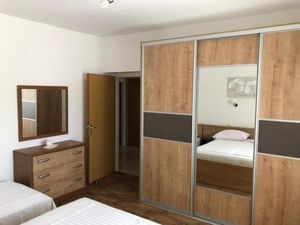 23917048-Ferienwohnung-6-Vodice-300x225-5