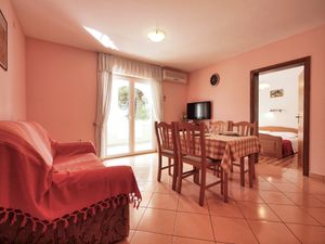 23932265-Ferienwohnung-2-Vodice-300x225-2