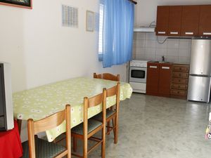 23932407-Ferienwohnung-5-Vodice-300x225-1