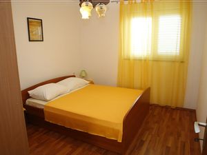 23932405-Ferienwohnung-6-Vodice-300x225-3