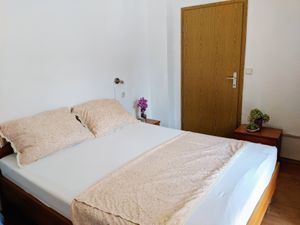 23933267-Ferienwohnung-2-Vodice-300x225-2