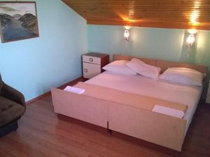 23048261-Ferienwohnung-6-Vodice-300x225-5