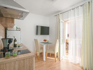 22447703-Ferienwohnung-2-Vodice-300x225-2