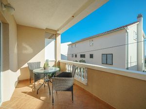 22447703-Ferienwohnung-2-Vodice-300x225-3