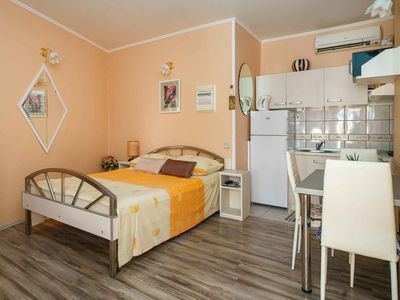 Ferienwohnung für 3 Personen (25 m²) in Vodice 6/10